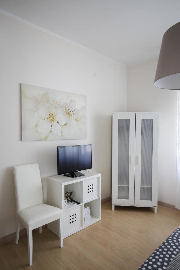 Bernini 20 Bed & Breakfast Napoli Bagian luar foto