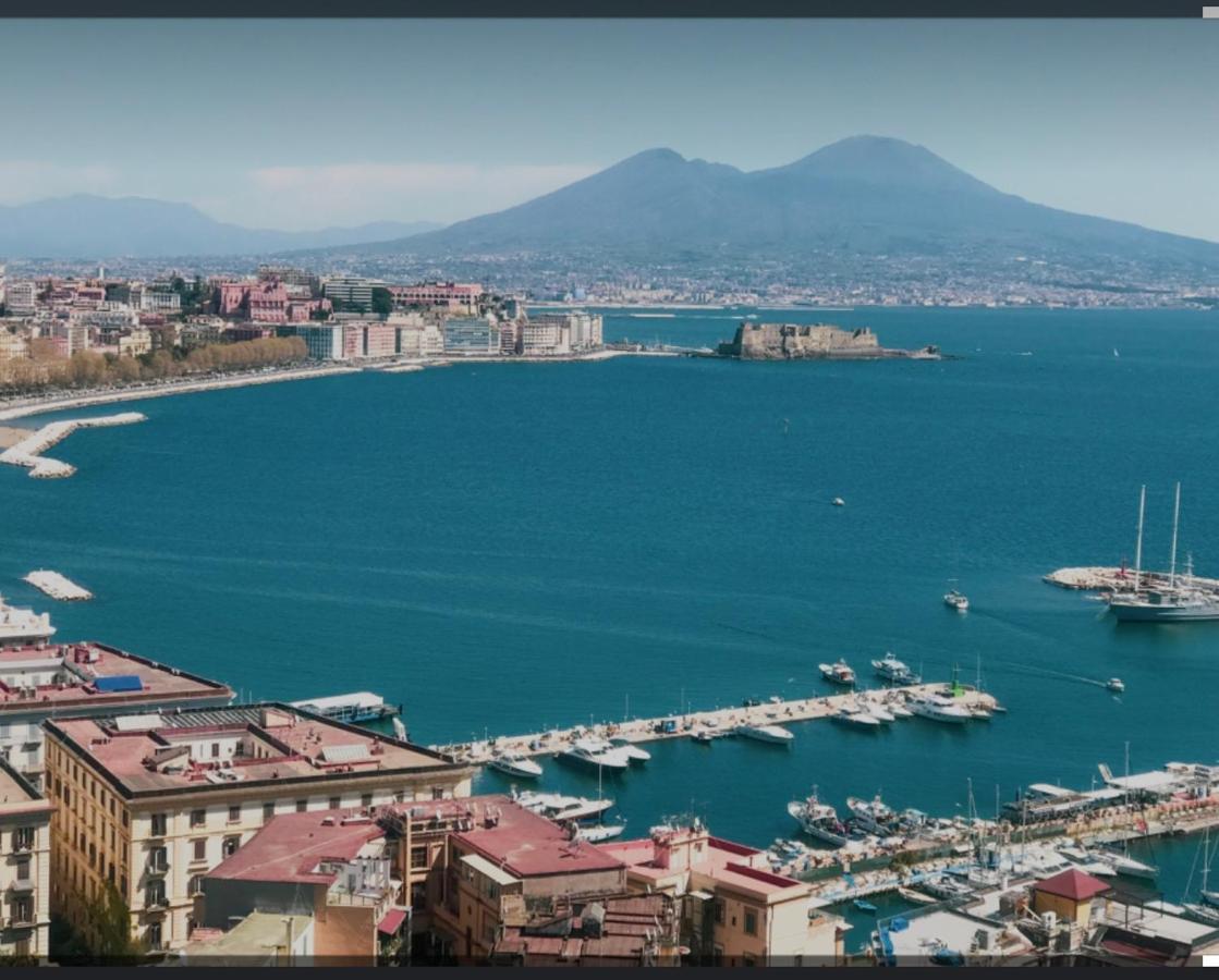 Bernini 20 Bed & Breakfast Napoli Bagian luar foto