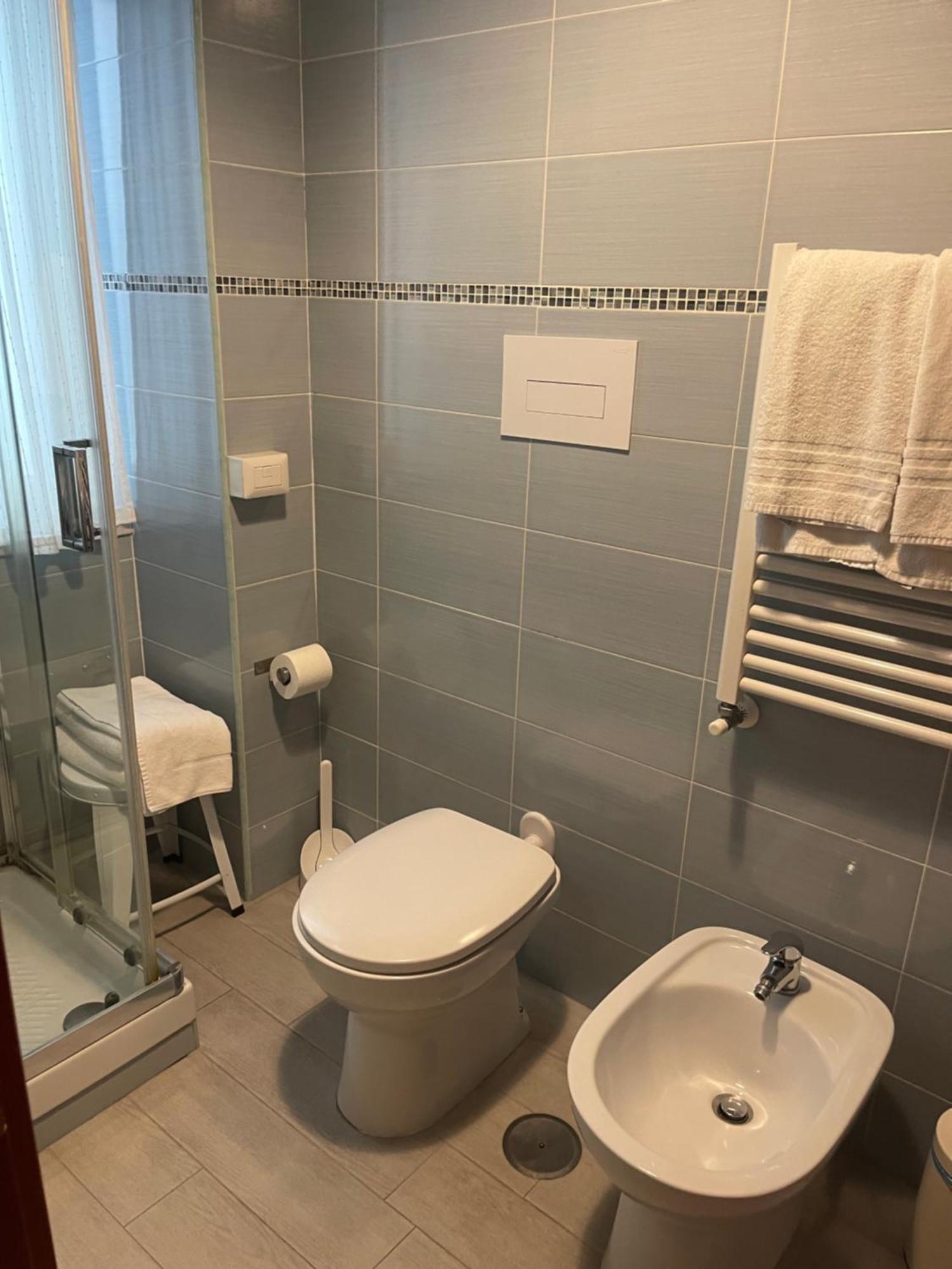 Bernini 20 Bed & Breakfast Napoli Bagian luar foto