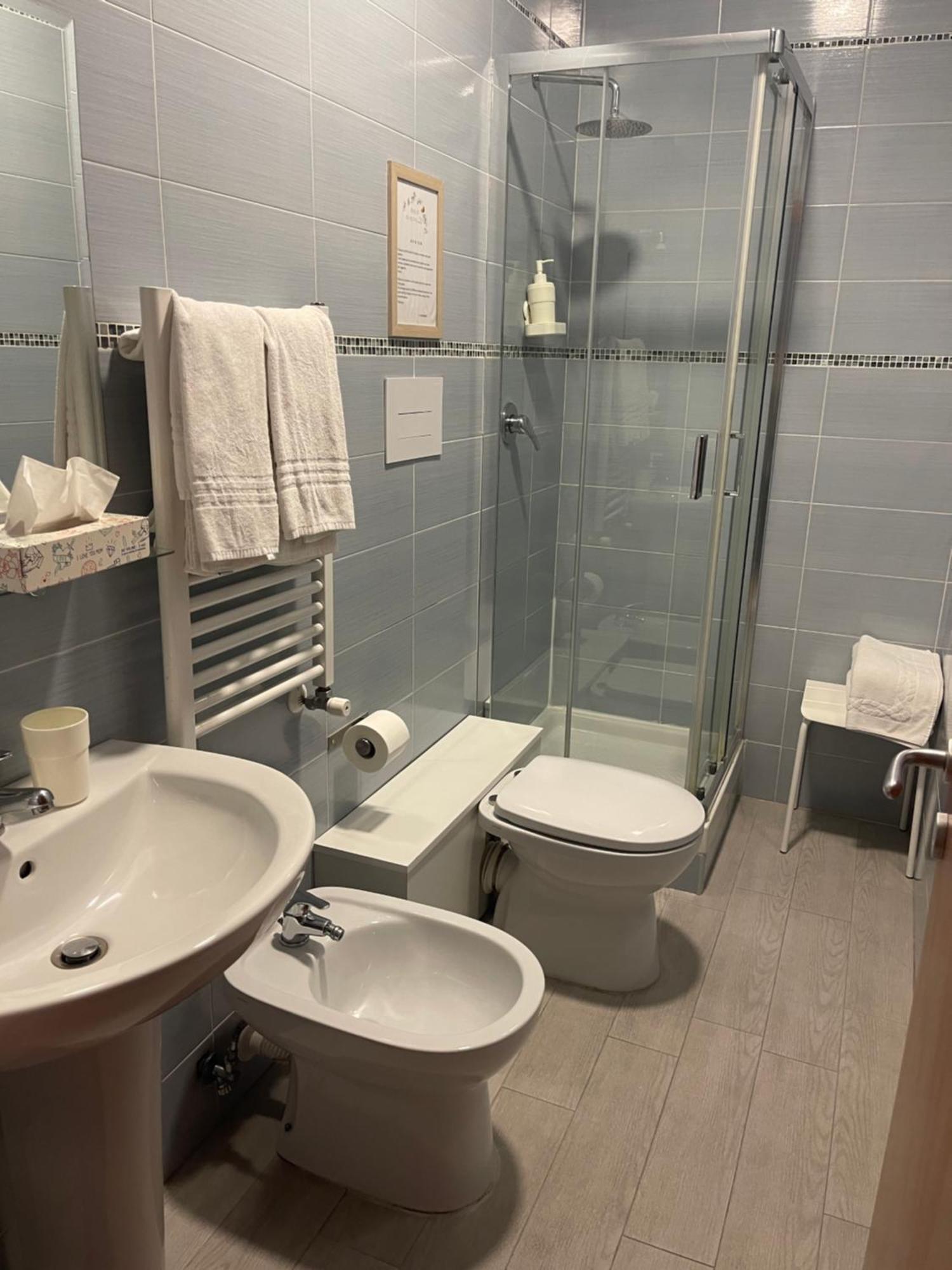 Bernini 20 Bed & Breakfast Napoli Bagian luar foto