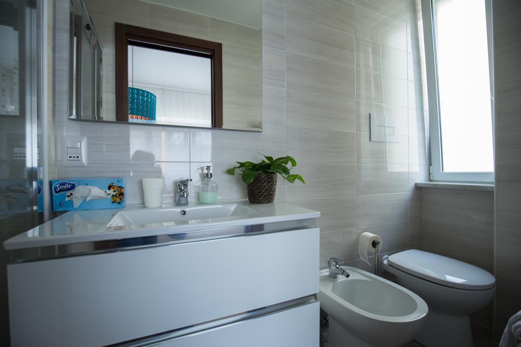 Bernini 20 Bed & Breakfast Napoli Bagian luar foto