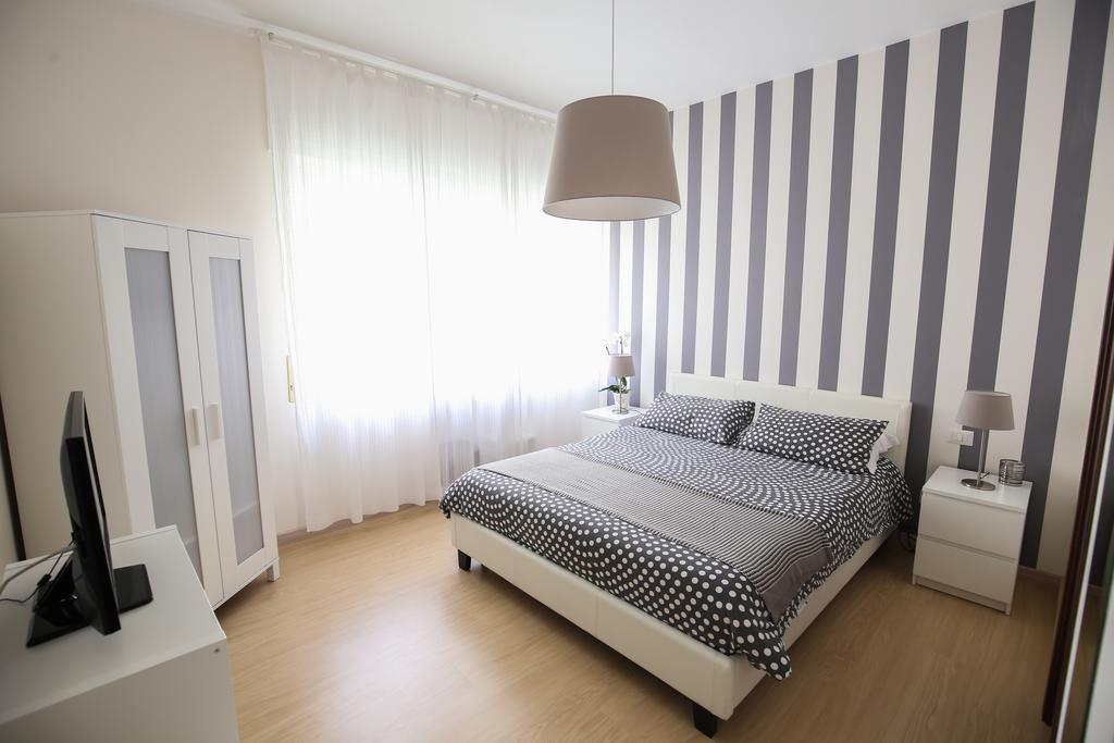 Bernini 20 Bed & Breakfast Napoli Bagian luar foto