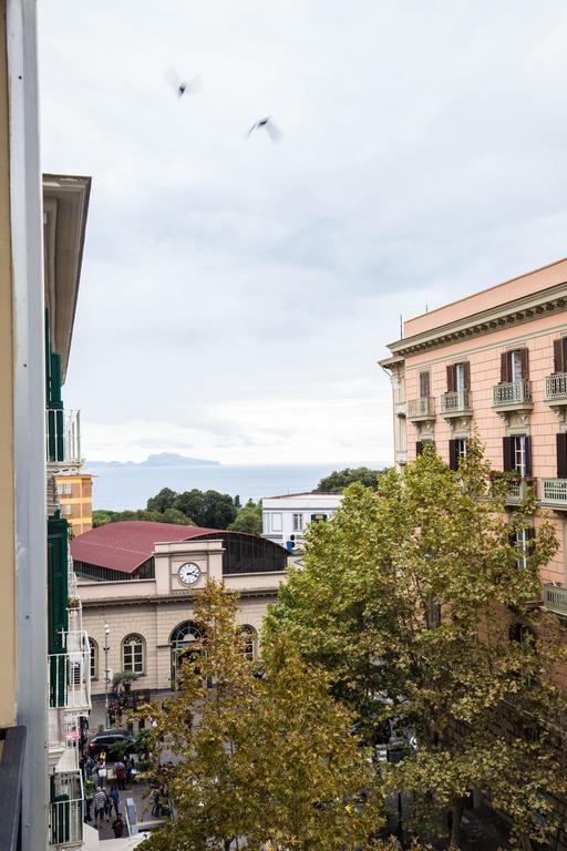 Bernini 20 Bed & Breakfast Napoli Bagian luar foto